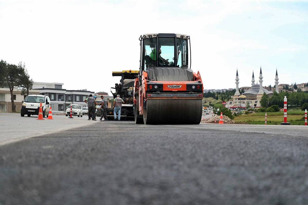 13 istasyonlu metrobüs hattında durak montajları başladı! Sakarya yollarının metrobüsle buluşmasına geri sayım 10